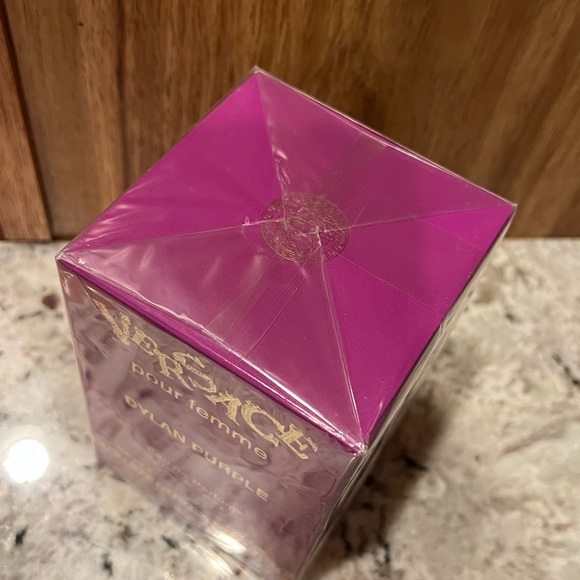 Versace Dylan Purple Eau de Parfum - Purple with Gold Accents - Picture 3 of 4